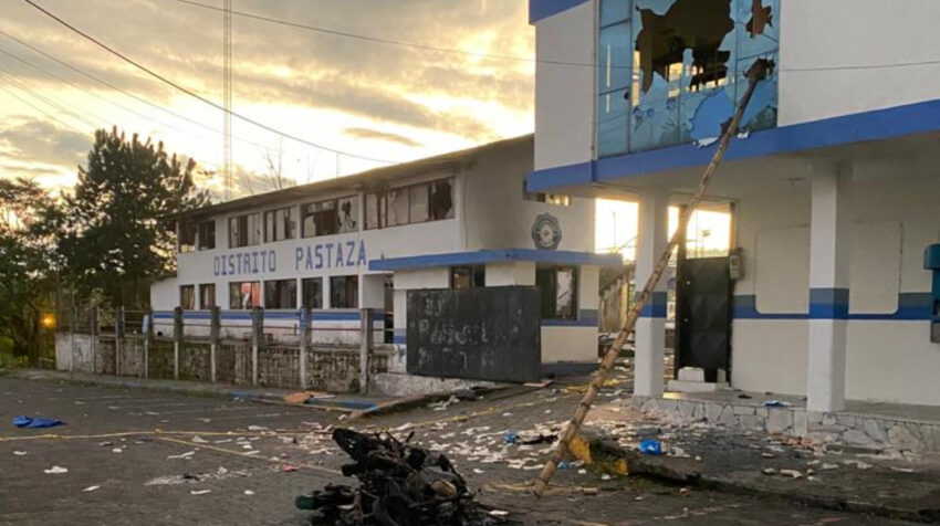 Imágenes de los daños dejaron los disturbios en Puyo, provincia de Pastaza, la noche del 21 de junio de 2022.