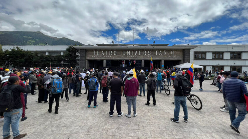 Un grupo de manifestantes se reúne en la universidad Central. Quito, 25 de junio de 2022.