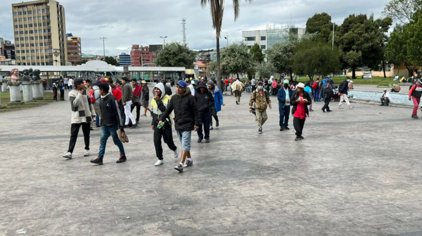 Manifestantes se reúnen en la Universidad Central del Ecuador. Quito, 26 de junio de 2022.
