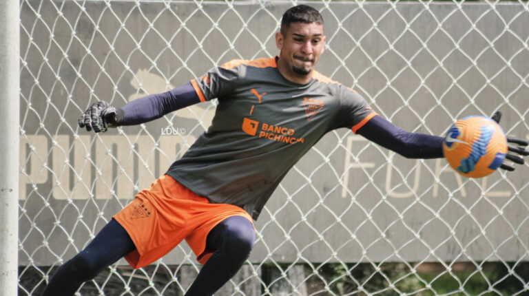 Gonzalo Falcón entrenando con Liga de Quito en Pomasqui, el 3 de febrero de 2022.