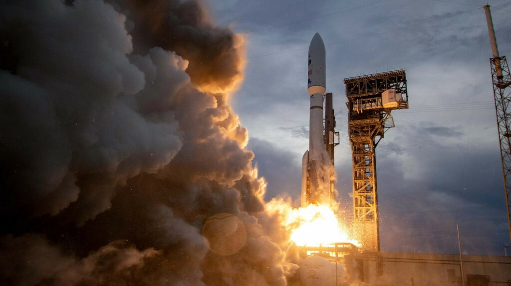 Estados Unidos envía dos satélites al espacio para detectar misiles