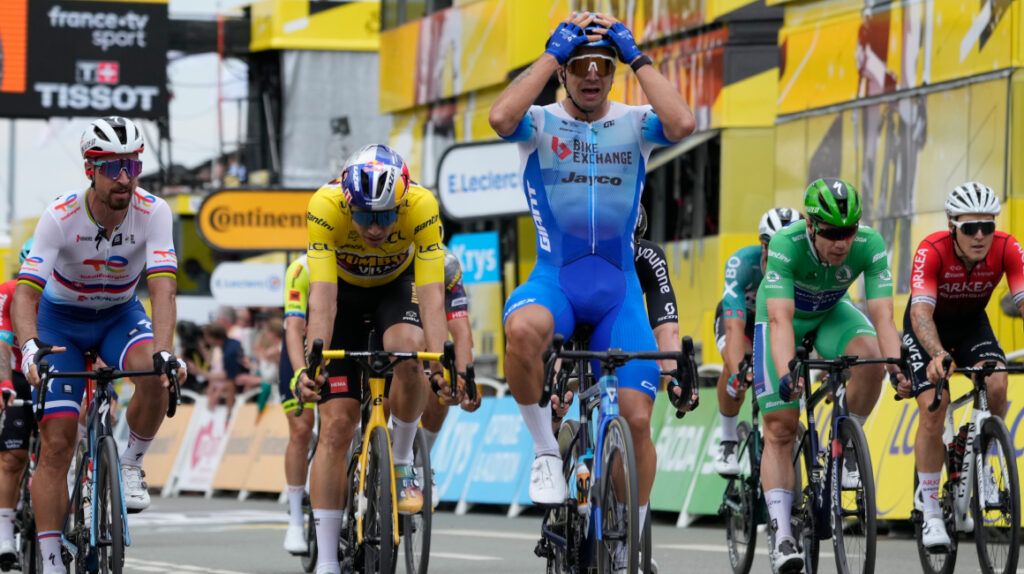 Groenewegen se impone en el sprint y Van Aert sigue líder del Tour
