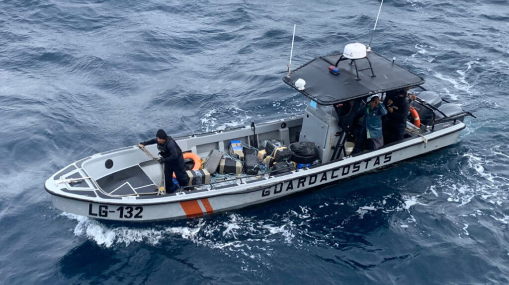 Armada incautó una tonelada y media de droga en frontera con Colombia