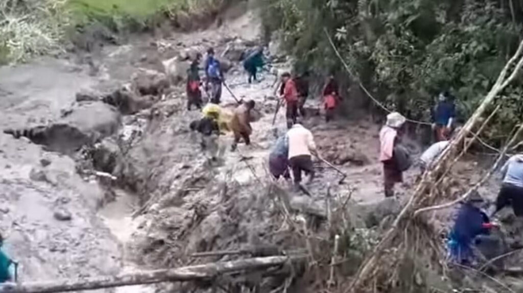 Dos fallecidos tras fuertes lluvias en Azuay Cañar