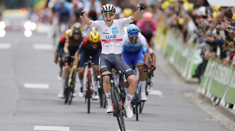 Tadej Pogacar, en la meta de la sexta etapa del Tour de Francia, el 7 de julio de 2022.