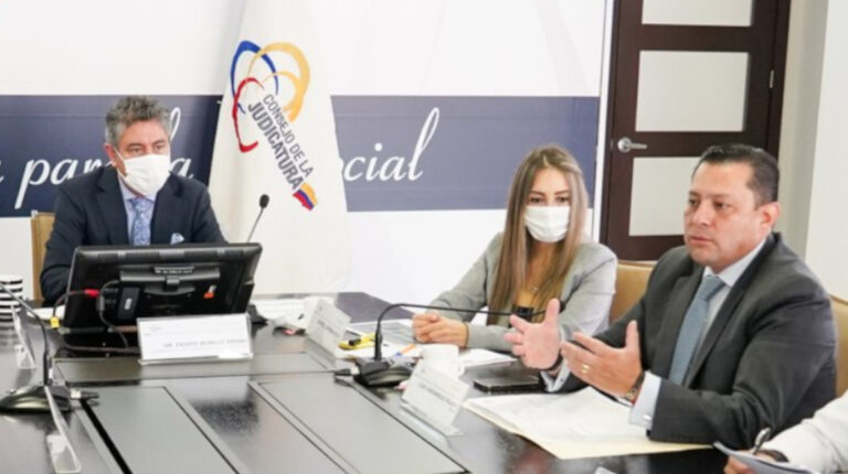 Fausto Murillo, presidente de la Judicatura, y los vocales Ruth Barreno y Juan José Morillo, durante una reunión, el 14 de abril de 2022.