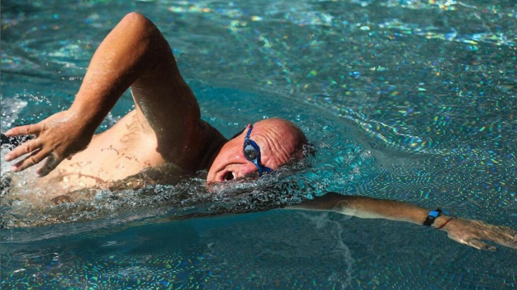 Un esloveno de 67 años nadará 100 kilómetros por la paz en Ucrania