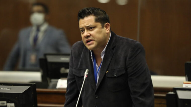 Fausto Jarrín durante la sesión del Pleno de la Asamblea Nacional, el 5 de abril de 2022.