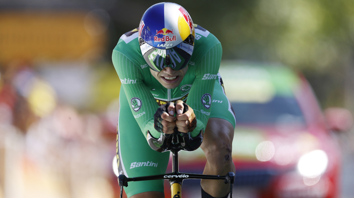 Wout Van Aert de Jumbo Visma cruza la línea de meta de la Etapa 20 del Tour de Francia, el 23 de julio de 2022.