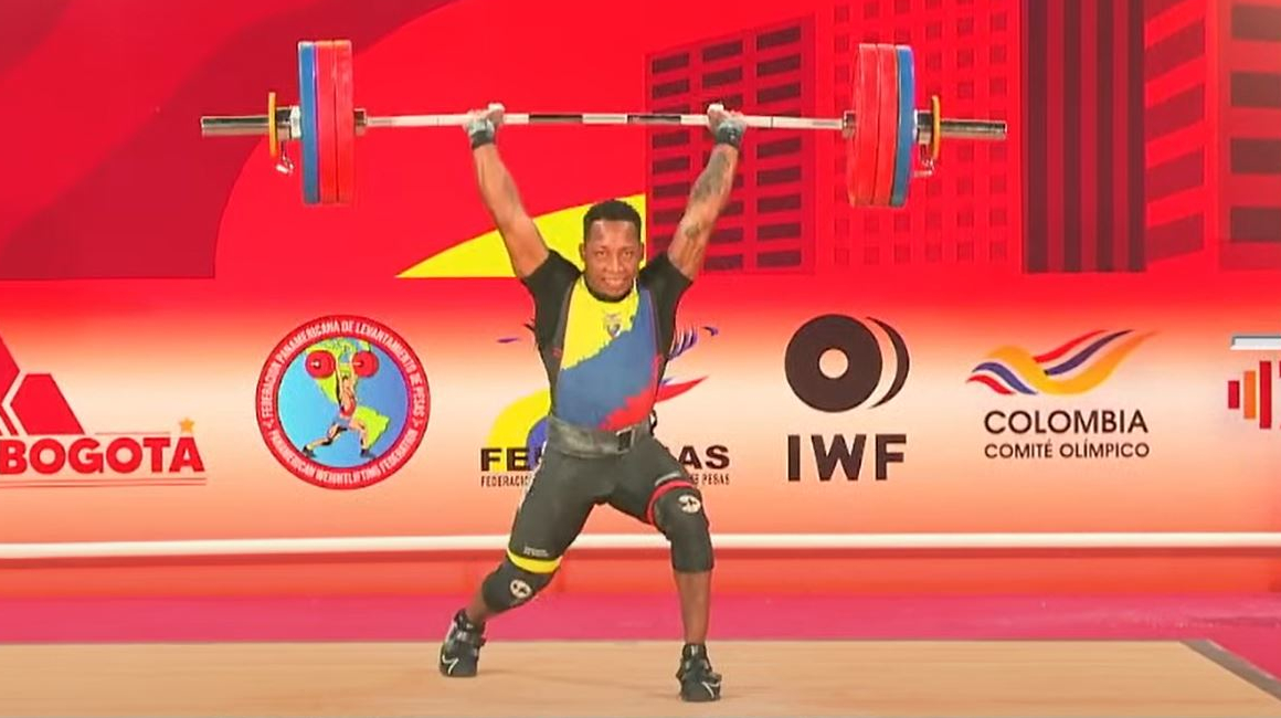 Jair Reyes, durante el Panamericano de Pesas, en Colombia, el 25 de julio de 2022.