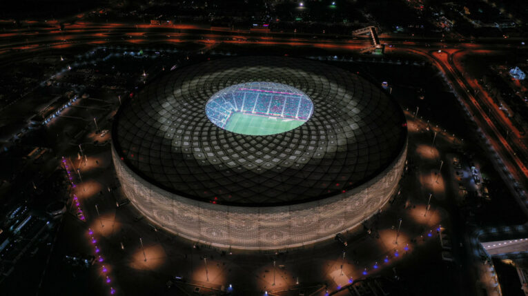 Imagen aérea del Estadio Al Thumama, uno de los ocho escenarios del Mundial de Catar 2022.