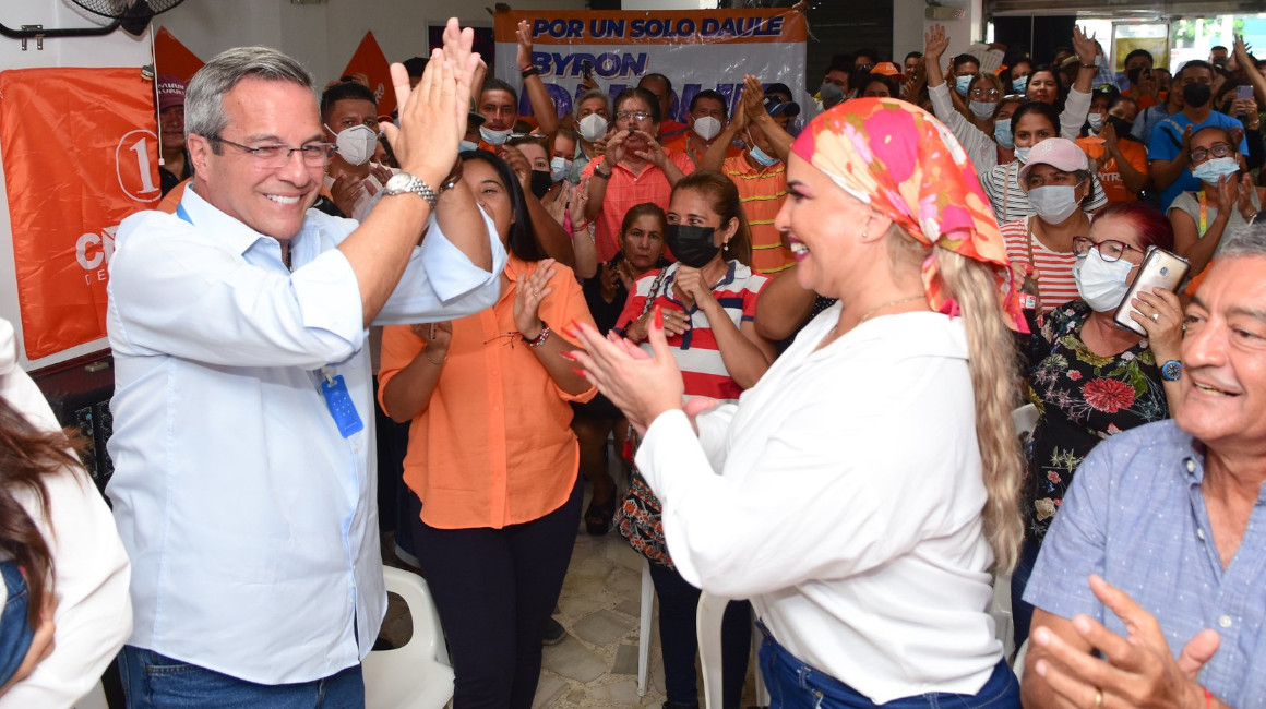 Jimmy Jairala y Carla Sala, en la convención de Centro Democrático, el 31 de julio de 2022.