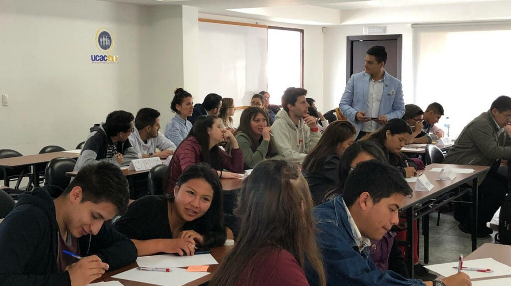 El 18,5% de jóvenes ecuatorianos ni estudia ni trabaja