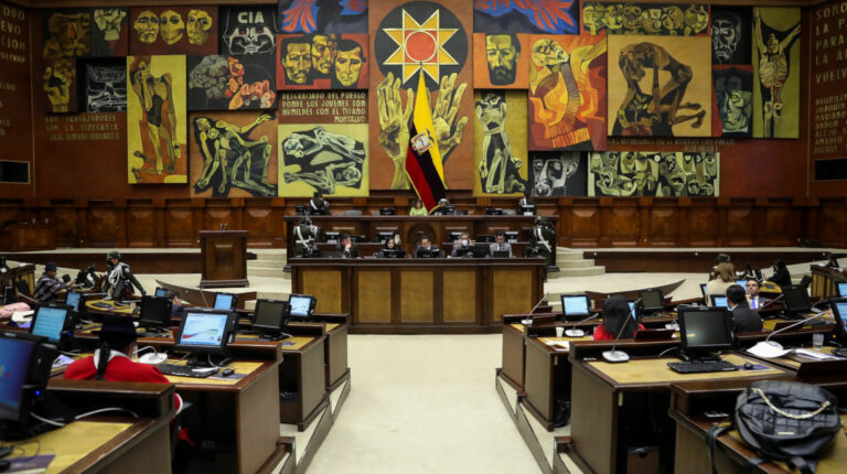 El Pleno de la Asamblea, durante el primer debate de la derogatoria a la reforma tributaria, este 9 de agosto de 2022.