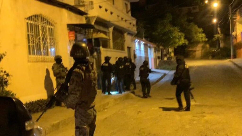 Dos policías detenidos en Esmeraldas por narcotráfico