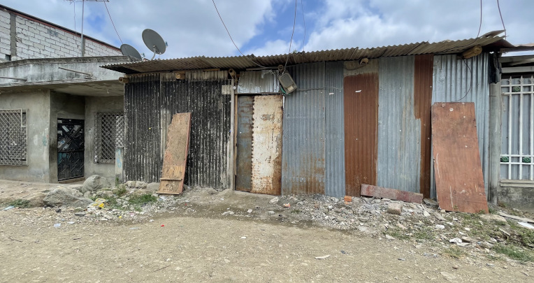 Las casa en el barrio Nueva Prosperina se mantienen cerradas por la inseguridad. Guayaquil, 2 de agosto de 2022.