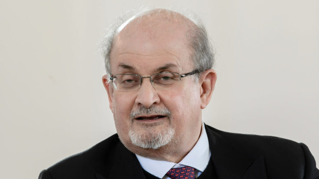 Salman Rushdie fue herido y trasladado a un hospital en Estados Unidos