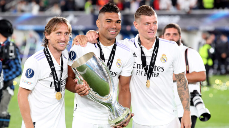 Casemiro, junto a Luka Modric y Toni Kroos, después de la final de la Supercopa de la UEFA, el 10 de agosto de 2022.