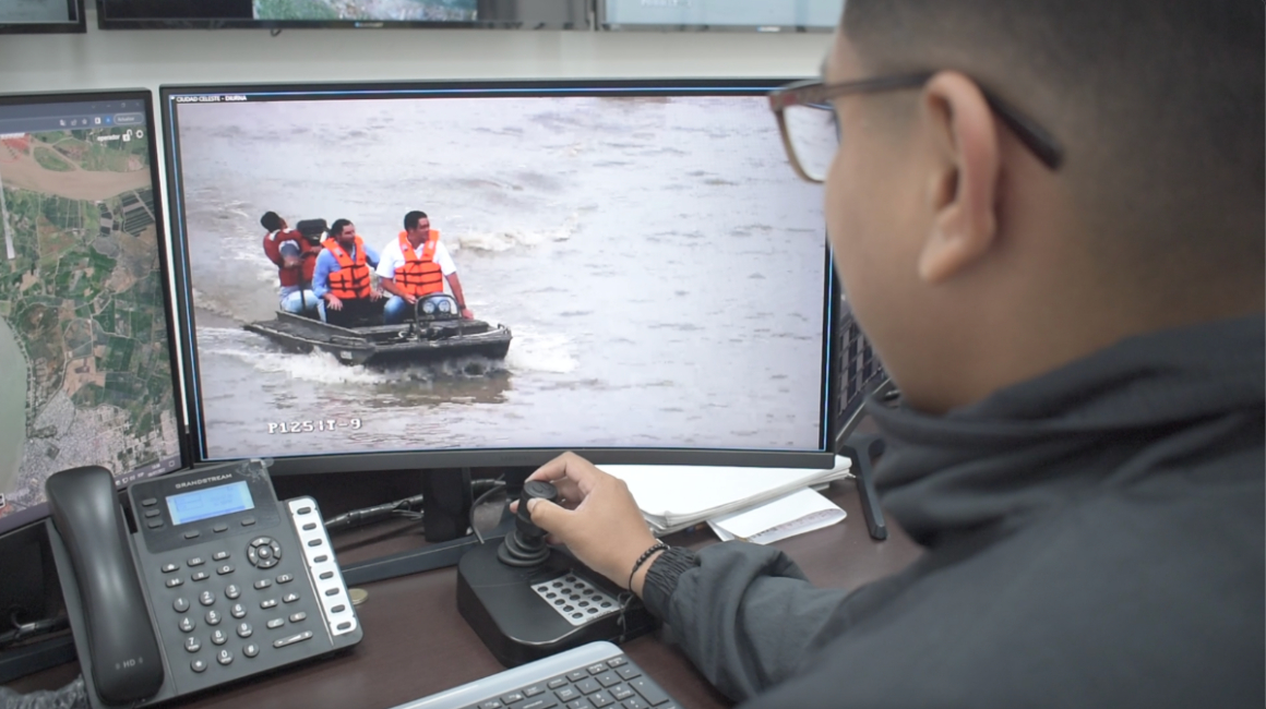 Imagen del centro de monitoreo municipal de Samborondón, donde se detectan embarcaciones sospechosas en los ríos Daule y Babahoyo.