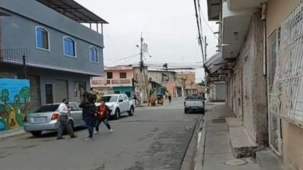 Nuevo ataque con explosivos deja daños en un jardín en Guayaquil