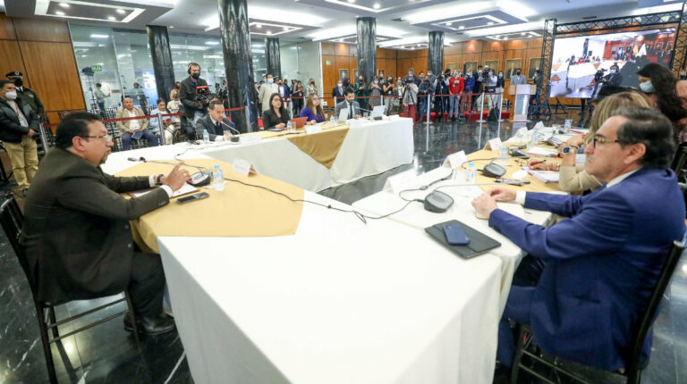 Los delegados de la Asamblea Nacional y del Ejecutivo se instalaron en una comisión mixta, el 23 de agosto de 2022.