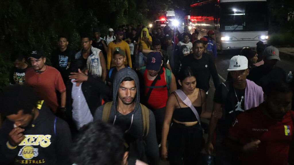 Ecuatorianos van en tres caravanas de migrantes rumbo a Estados Unidos
