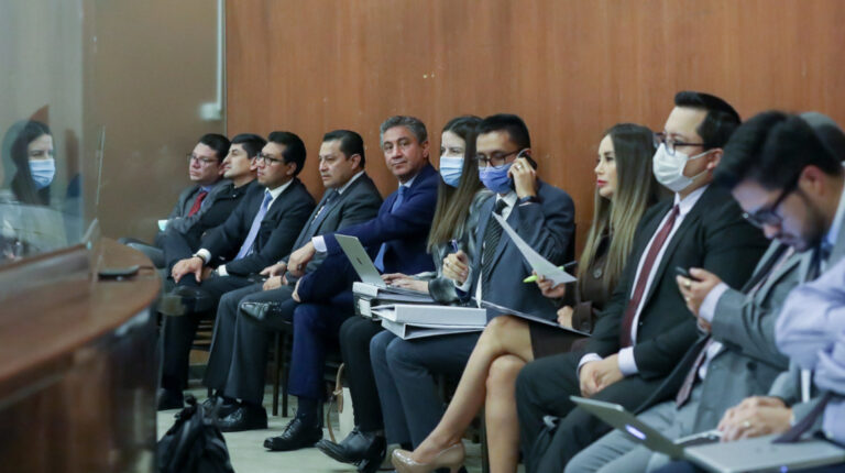 Los vocales Fausto Murillo, Maribel Barreno y Juan José Morillo, antes de sus comparecencias en el juicio político contra el Consejo de la Judicatura, este 31 de agosto de 2022.