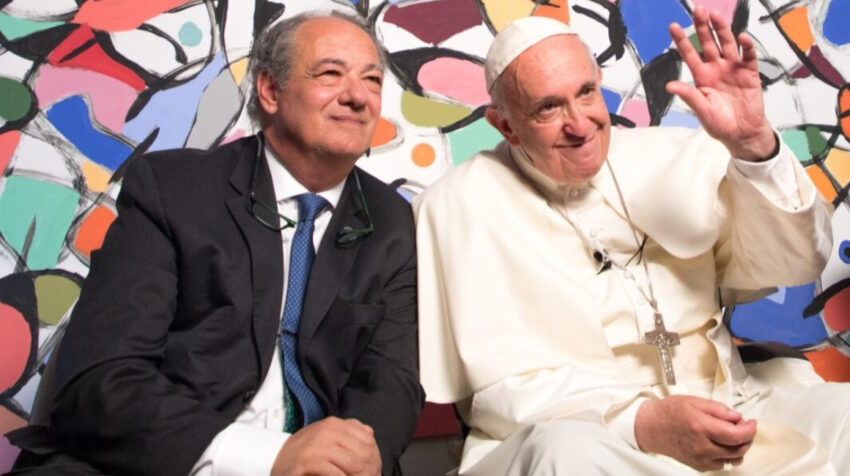 José María del Corral con el papa Francisco, en una actividad en el Vaticano, en mayo de 2022.