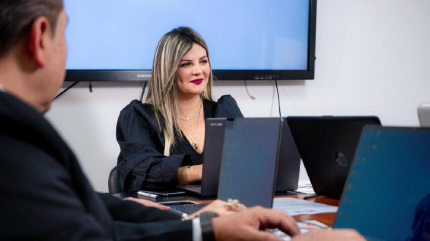Diana Lara, gerente general de la empresa tecnológica KM Solutions, en Ecuador. 