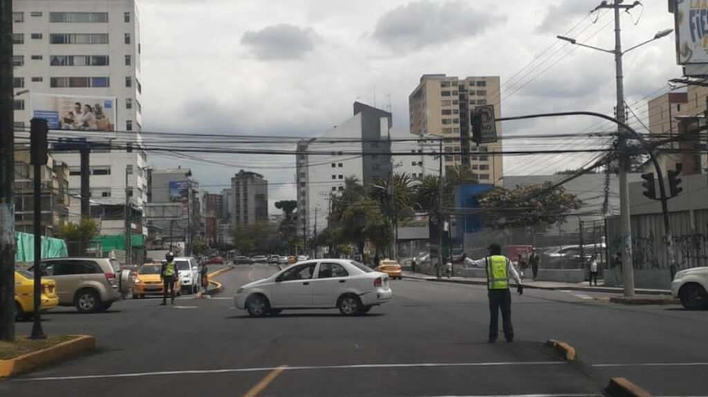 Empresa Eléctrica reporta corte de luz en cuatro sectores de Quito