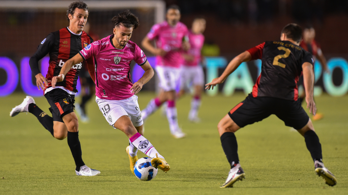 Lautaro Díaz, de IDV, en el partido ante Melgar por la semifinal de la Copa Sudamericana, en Perú, el 7 de septiembre de 2022.