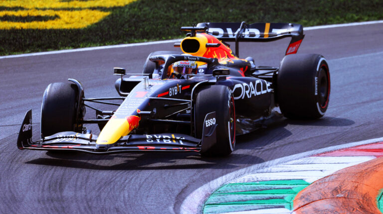 El piloto Max Verstappen durante la sesión de práticas del Gran Premio de Italia, en Monza, el 9 de septiembre de 2022.