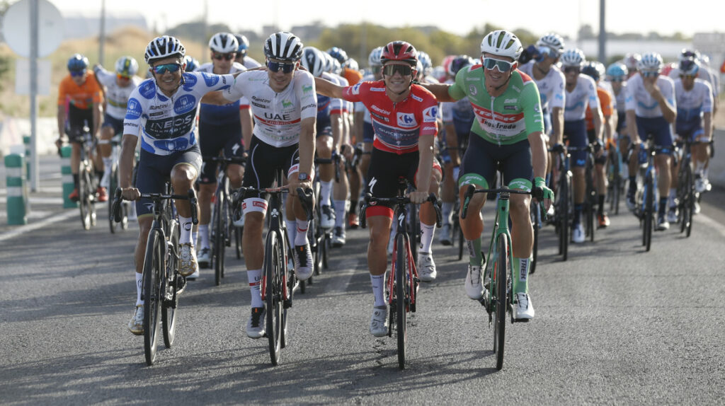 Molano gana la Etapa 21 y Evenepoel es campeón de la Vuelta