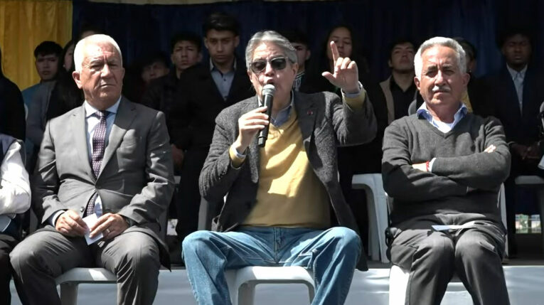 El presidente Guillermo Lasso, durante el evento en el que anunció las preguntas de su consulta popular, el 12 de septiembre de 2022 en Quito.