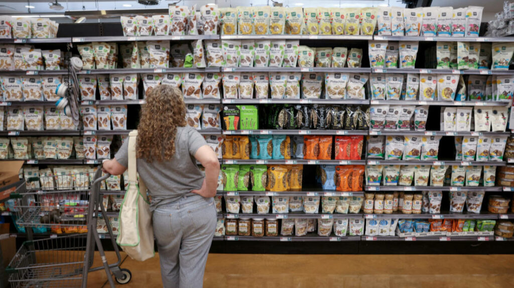 Alquiler y alimentos mantienen alza de precios en Estados Unidos