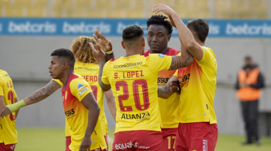 Jugadores del Aucas celebran en el partido ante Guayaquil City, el 25 de agosto en el estadio Gonzalo Pozo Ripalda.
