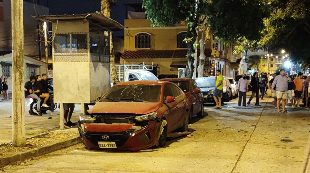 Confirman explosión de un auto en Sauces 2, norte de Guayaquil