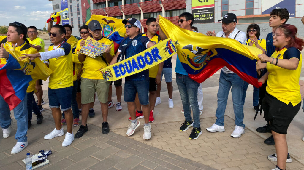 Miles de ecuatorianos animaron a la Tricolor en Murcia