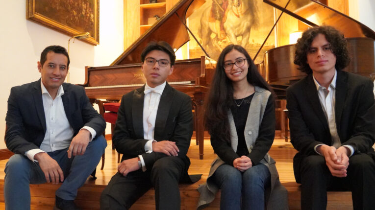 Sin piano propio, músicos ecuatorianos ganan concurso internacional