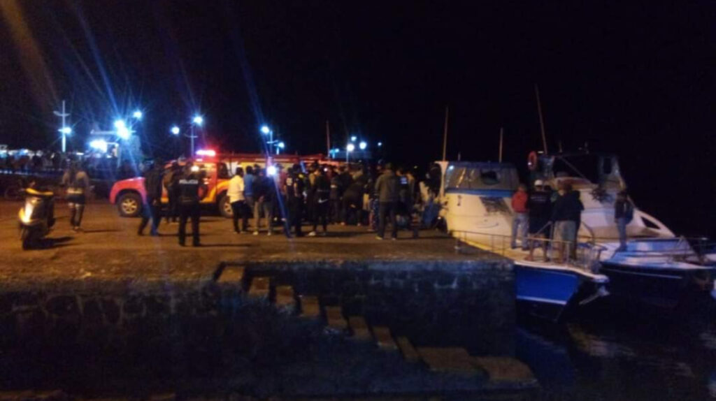 Cuatro fallecidos tras naufragio de lancha en Galápagos