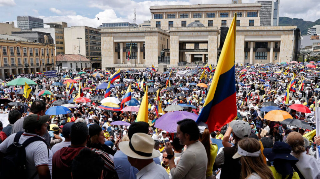 Petro enfrentó su primera protesta de rechazo en Colombia