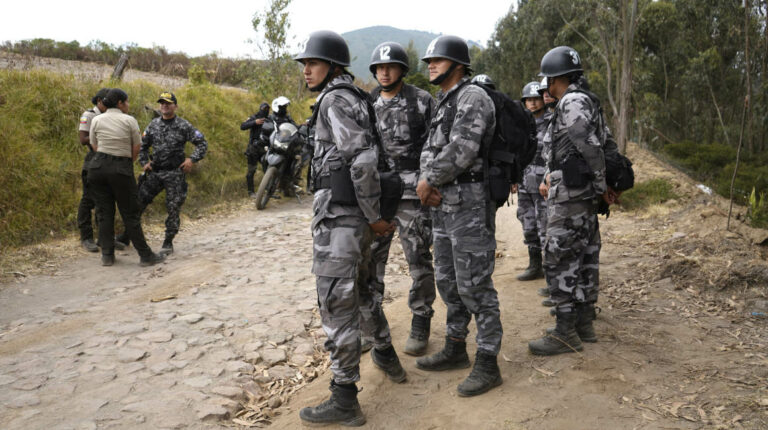 En el Cerro Casitagua tras una búsqueda de varias horas, la Policía en conjunto con grupos de rescate y la Fiscalía encuentran en cuerpo de María Belén Bernal, el 21 de septiembre de 2022