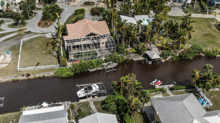 Huracán Ian dejó unos 15 fallecidos tras su paso por Florida