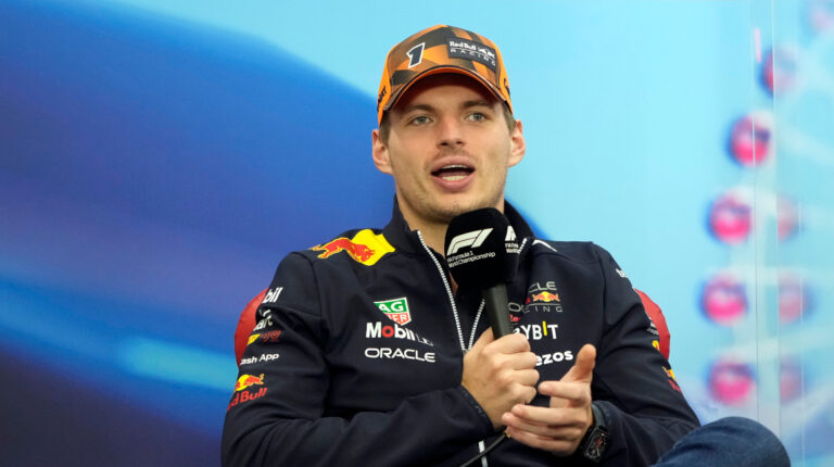 El piloto Max Verstappen, de Red Bull Racing, habla durante la rueda de prensa antes del Gran Premio de Japón, el 6 de octubre de 2022.