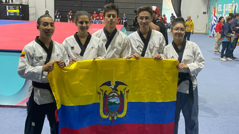 El equipo mixto de Poomsae se consagra campeón en Asunción