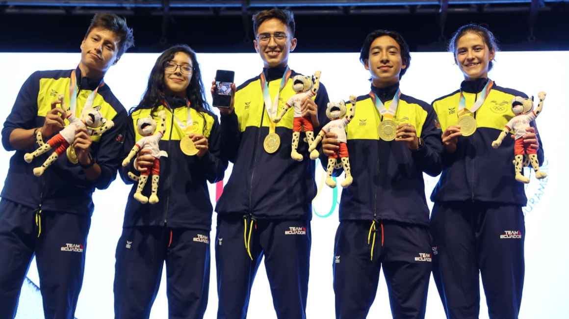 El equipo ecuatoriano mixto de Poomsae que se consagró campeón en los Juegos Suramericanos de Asunción.