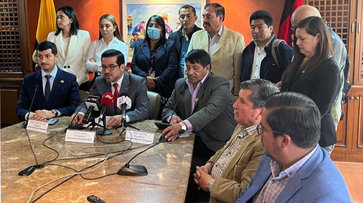 presidente del FUT, en rueda de prensa sobre renovación de vocales al IESS, el 11 de octubre de 2022, en Quito.