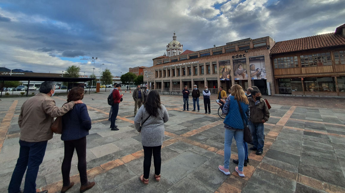 Imagen referencial de personas en Cuenca, en agosto de 2022.