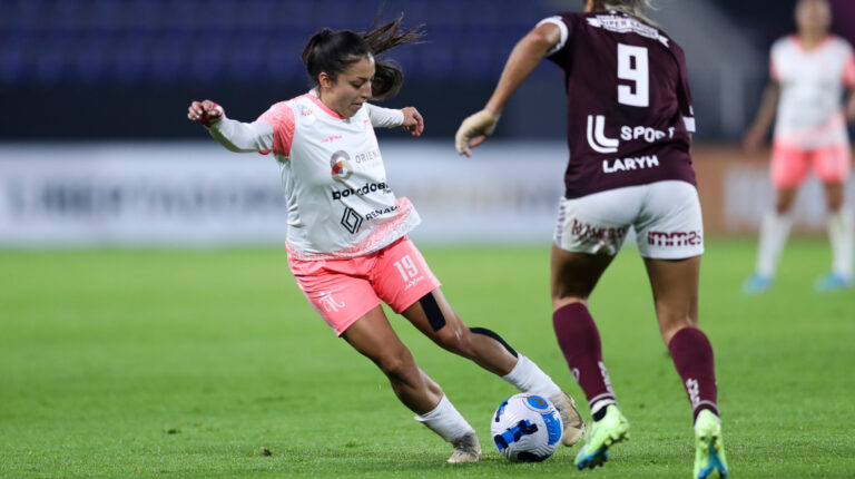 María Bravo, de Ñañas, en el partido ante Ferroviária por la Libertadores Femenina el 13 de octubre de 2022.