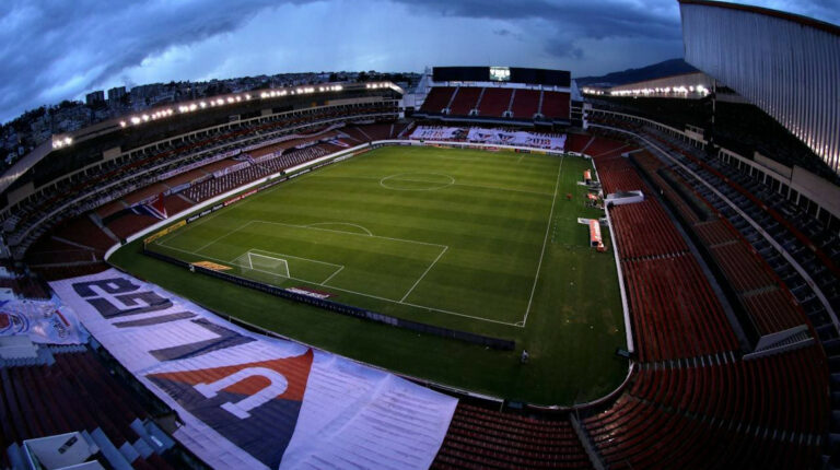 Foto del Estadio Rodrigo Paz, sede de la Copa Libertadores femenina 2022.